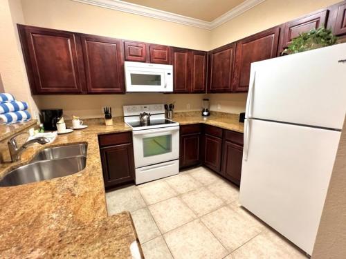 2 Bed 2 Bath Condo in Tuscana Resort home in Davenport, USA