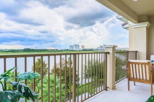 LakeView Penthouse Elegance condo - main image