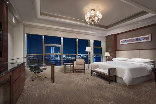 Guest room, 1 King, River view
