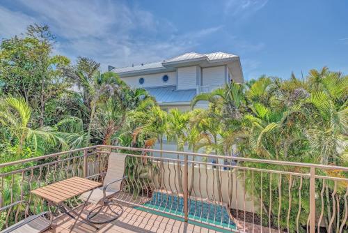 Six-Bedroom House image 9