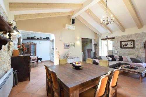 BEST PRICES VILLA NINI with refreshing private pool, barbecue,bikes and much more in Fuskulin