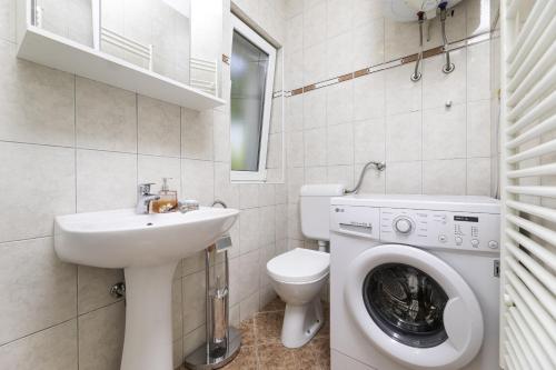 Two-Bedroom Apartment with Terrace image 10