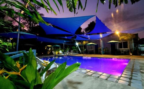 Hidden Palms Inn