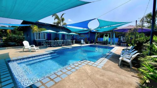 Hidden Palms Inn