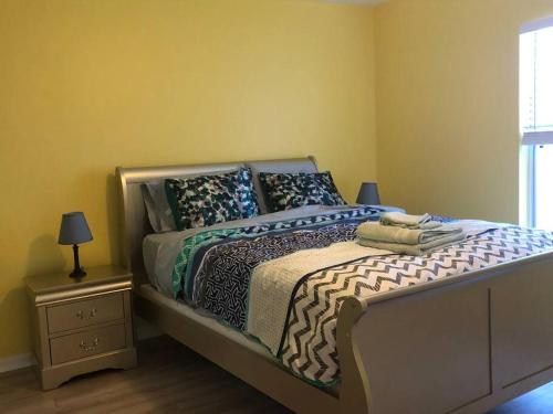 Marvelous Villa 4Beds 4 bath,pool,and lake front. in Kissimmee, USA