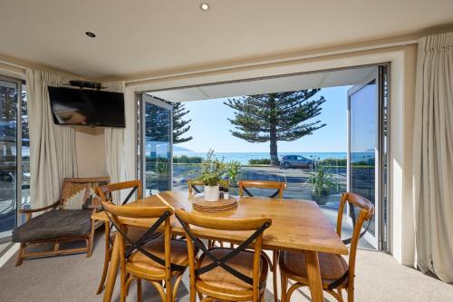 2 Bedroom Deluxe Apartment