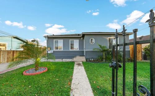 Spacious Centrally Located NEW 2 Bedroom Property! in Inglewood, USA