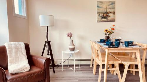 unit #302 Mountain view 2 beds in DT, Canmore (Foto 2)