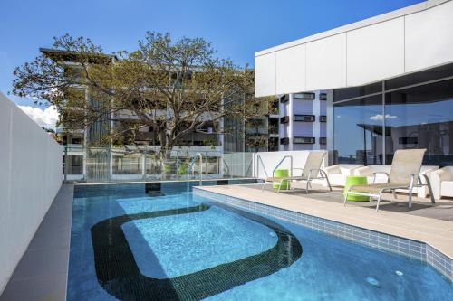 Zwembad, Code Apartments in Brisbane