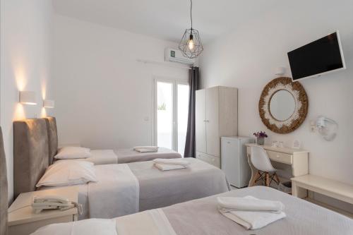 Galinos  for adults only, Pension in Parikia