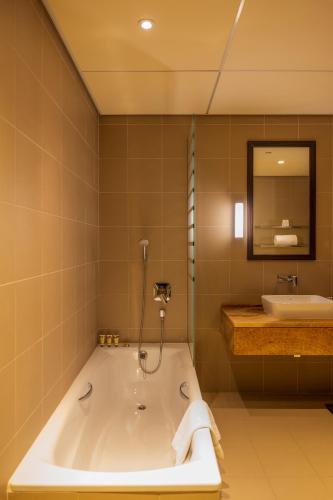 Bathroom, Remal Hotel in Al Ruwais