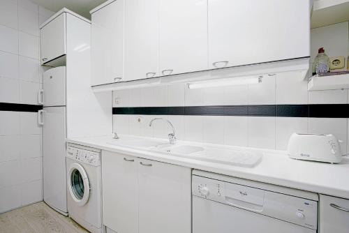 Genteel Home Huertas - image 12