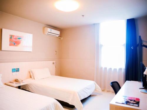2 twin beds