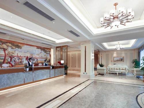 Vienna Hotel Changsha Yuelu Mountain University city Xihu Park