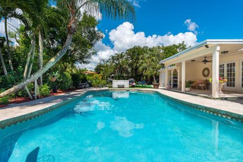 Fun Family Paradise! Lots of Activities! Sleeps 8! in West Palm Beach, USA