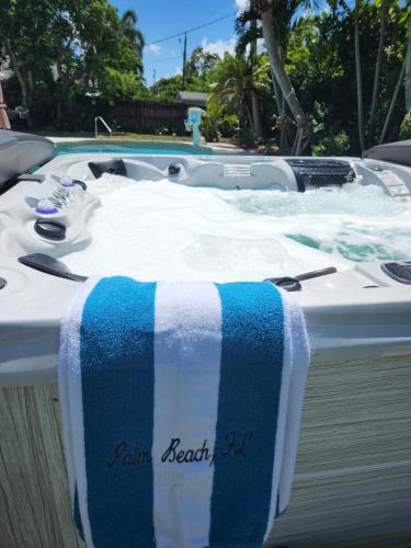 Fun Family Paradise! Lots of Activities! Sleeps 8!