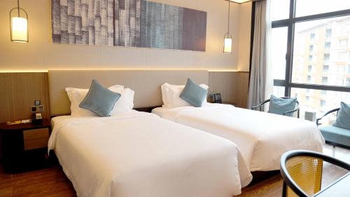 2 double beds