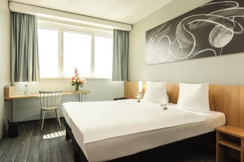 ibis Vienna Airport in สคเวซัท