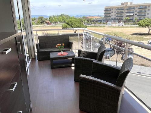 APARTBEACH EUROPEOS JUNTO PLAYA CLIMATIZADO CON GRAN TERRAZA y MUY LUMINOSO