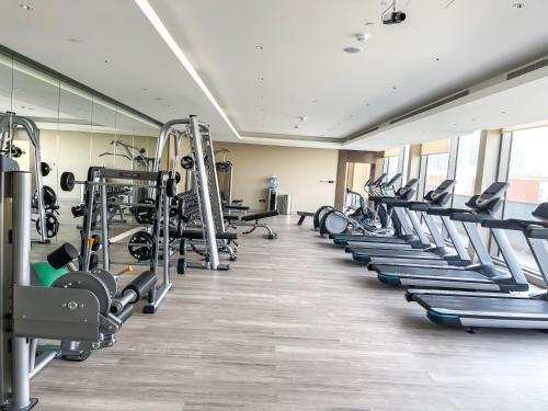 STAY BY LATINEM Luxury 2BR Holiday Home CV B601 near Burj Khalifa, Dubaj (zdjęcie 2)