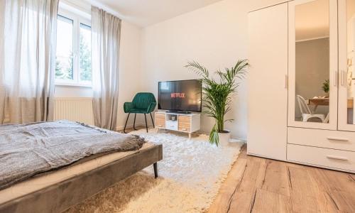 MESSE+UNI: Modern & Stylish for 4: Kitchen+Parking - image 2