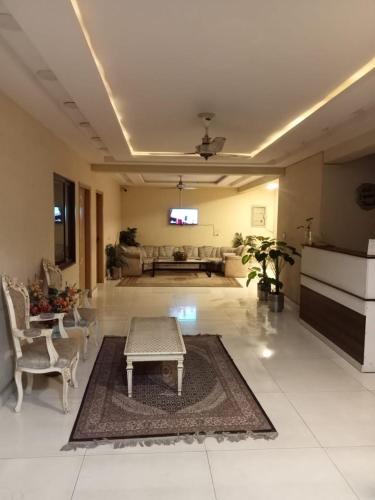 B&B Lahore - Hotel Seven Eleven - Bed and Breakfast Lahore