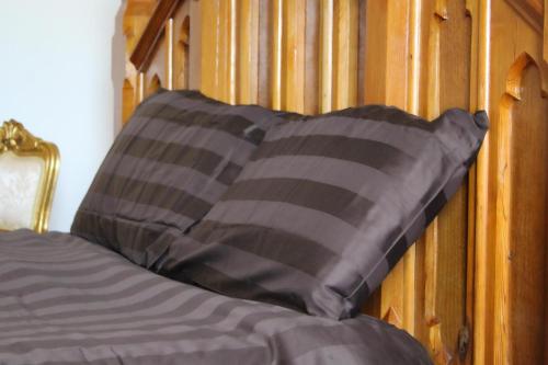 Lavish 2 bed sleeps 5 near Lanark