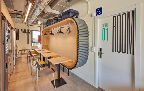 Hostelfly Madrid Airport, Madrid (photo 3)