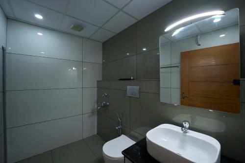 Deluxe Double Room image 10