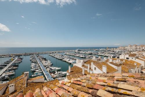 Penthouse in Puerto Banus with sea and marina views, Marbella (foto 7)