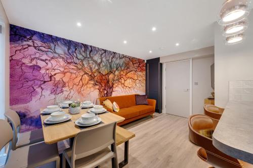 Charming 3-Bedroom Coach House with Free Attached Garage! - image 7