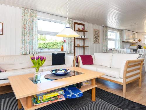 Three-Bedroom Holiday home in Allingåbro 1 - image 6