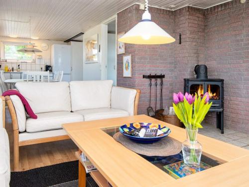 Three-Bedroom Holiday home in Allingåbro 1 - image 13