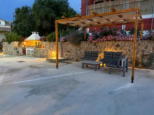 Gialos Holiday House