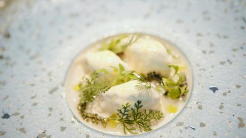 Four Seasons Hotel London at Park Lane - image 16