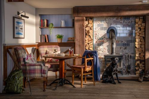 The Crown Inn Pooley Bridge in เปนริช