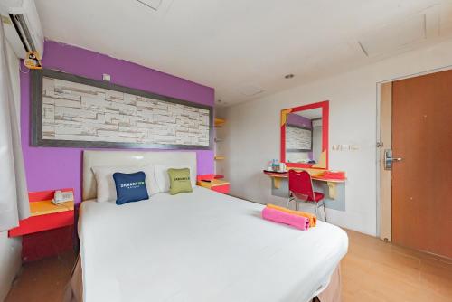 Urbanview Hotel Onyx Ketapang by RedDoorz, Kota Pontianak