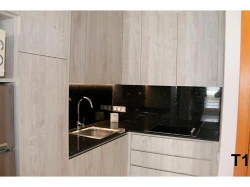 Apartment with Terrace and City View image 9
