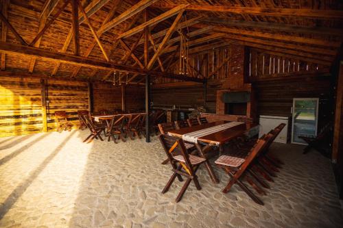 Glamping La Octav in Humulești