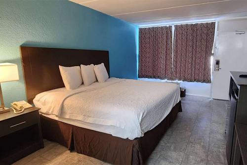 Travelodge by Wyndham Kingsland GA - image 7