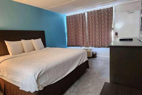 Travelodge by Wyndham Kingsland GA - image 6