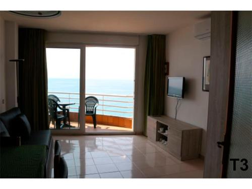 One-Bedroom Apartment with Sea View with Terrace image 5