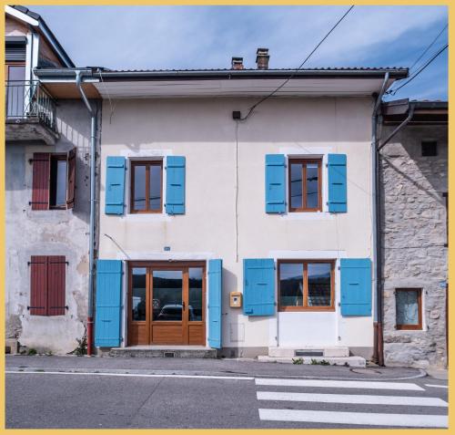 Maison de village T4 3 chambres avec parking gratuit Monnetier-Mornex