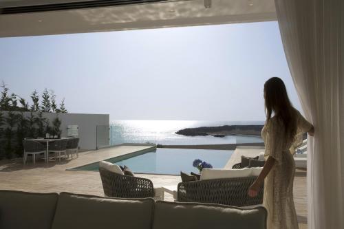Protaras Beachfront Villa Blue Waves, Protaras