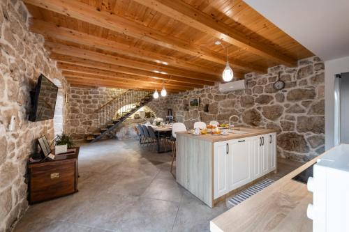 virtuve, Villa Royal House in Dubravka