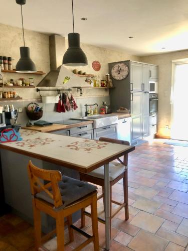 virtuve, la villa provençale (la villa provencale) in La Motte-Chalancon