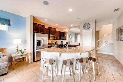 4425ac Gorgeous Pool Villa With Pool And Spa in Davenport, USA