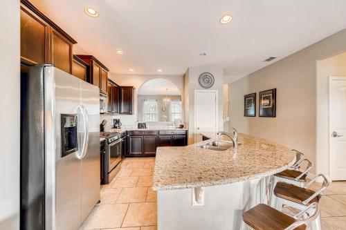 4425ac Gorgeous Pool Villa With Pool And Spa in Davenport, USA