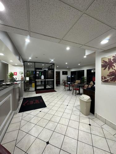 Red Roof Inn & Suites Biloxi - Ocean Springs - 로비