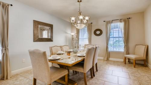 5336oa Gorgeous 5 Bed Sf Pool Villa In Solterra in Davenport, USA
